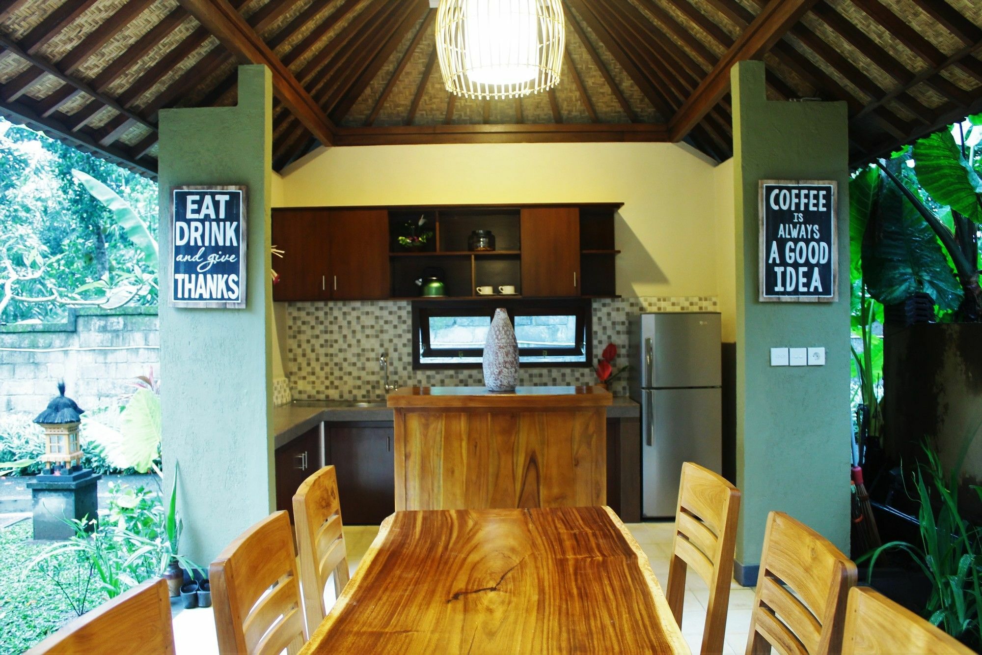 Tuga Guest House Ubud Buitenkant foto